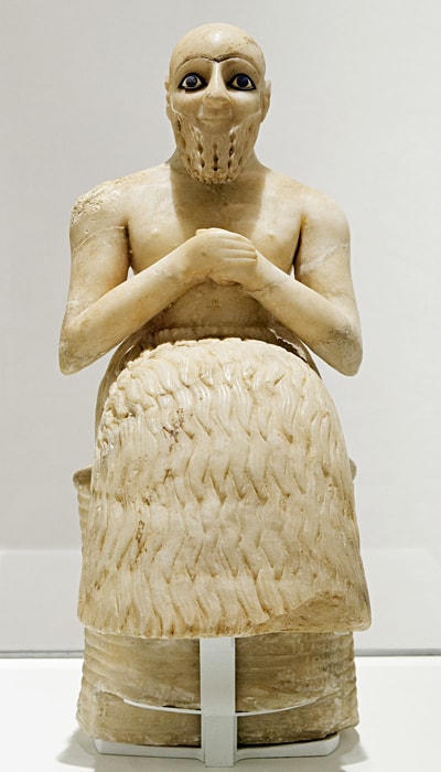 Statuya-24-go-veka